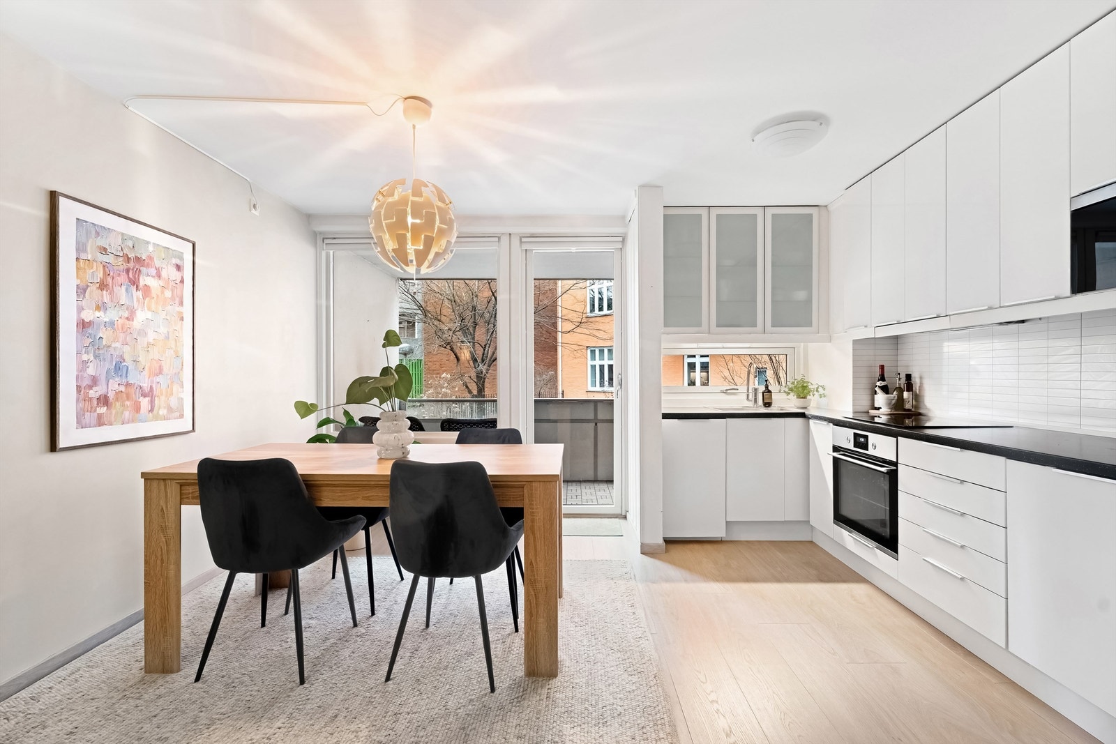 Velkommen til Trondheimsveien 34! Presentert av Emma Eikrem ved Krogsveen Majorstuen. Galleribilde