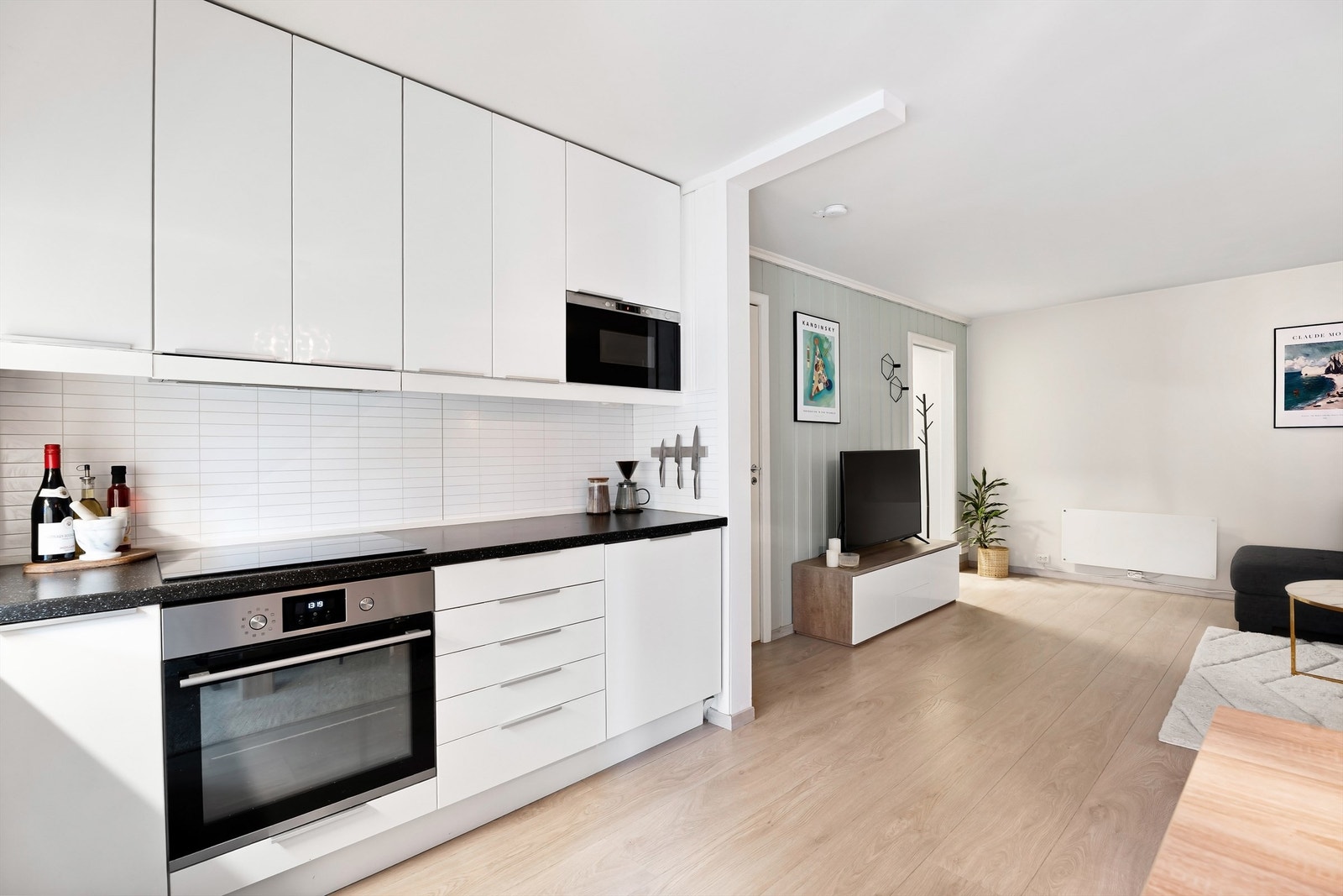 Integrerte hvitevarer og platetopp fra 2025. Galleribilde