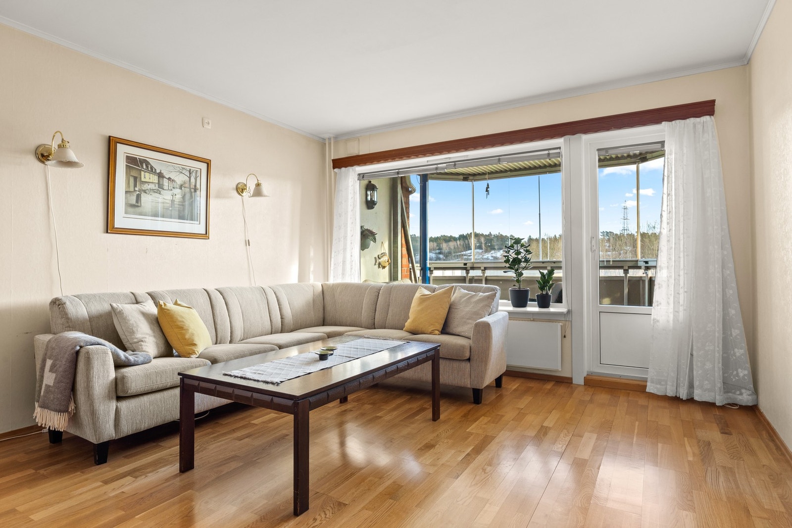 Fra stue mot balkong Galleribilde