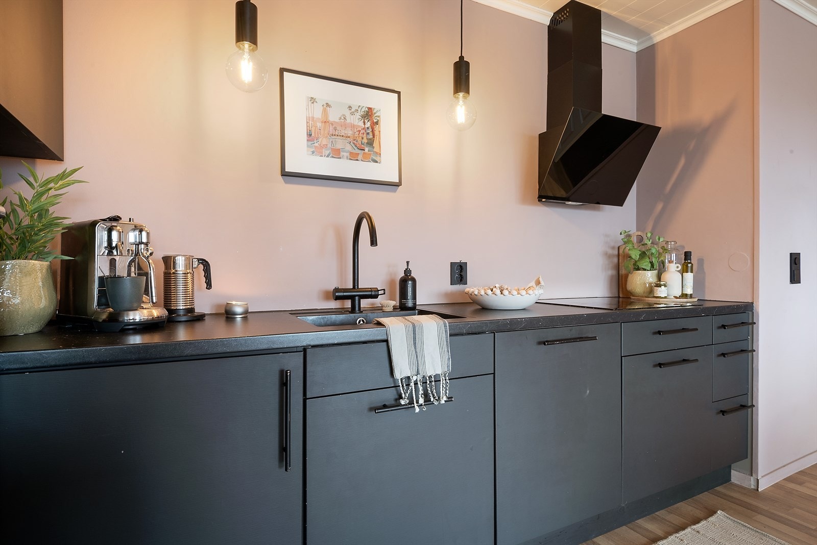 Kjøkkenet har automatisk vannstopper og komfyrvakt montert. Galleribilde