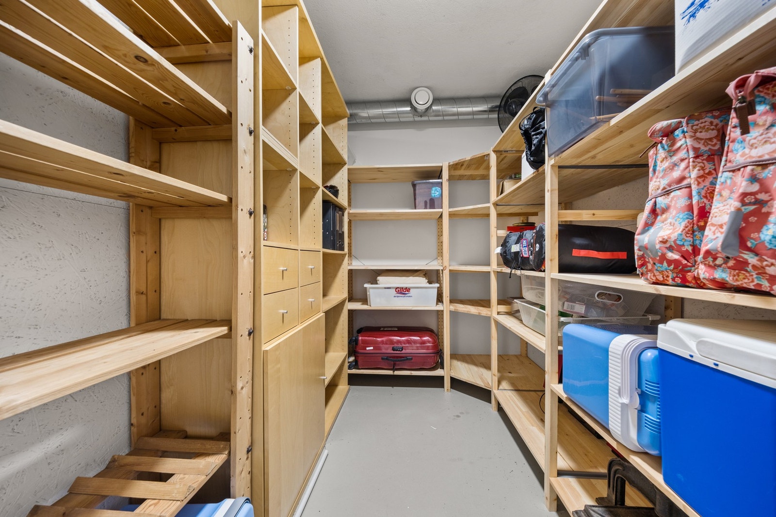 Det medfølger også bod i kjeller Galleribilde