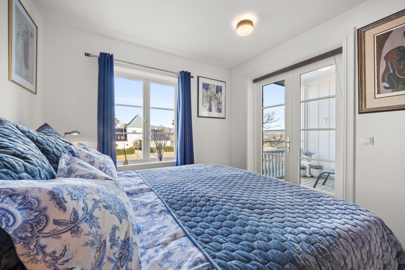 Hovedsoverom med adkomst til den andre balkongen Galleribilde