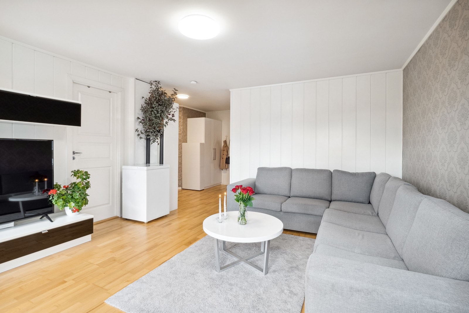 Oppvarming med elektrisitet - Panelovner i flere rom Galleribilde