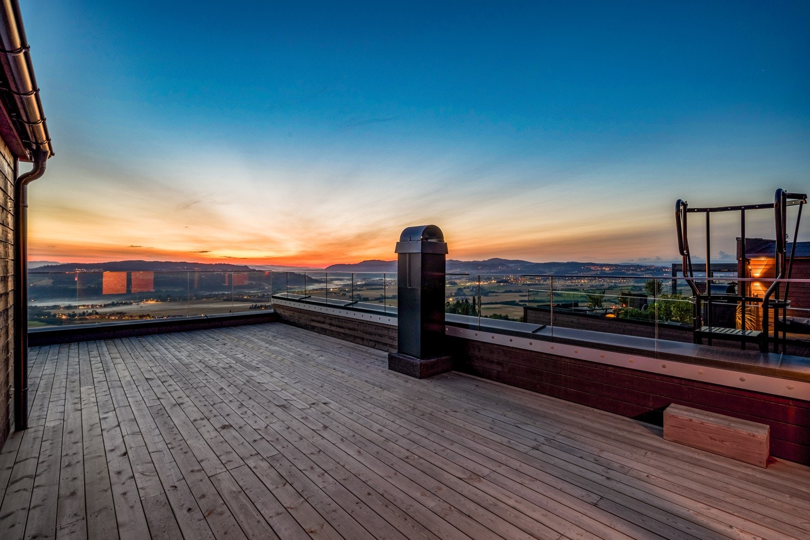 På toppen finner du en fantastisk takterrasse på hele 48 kvm. Galleribilde