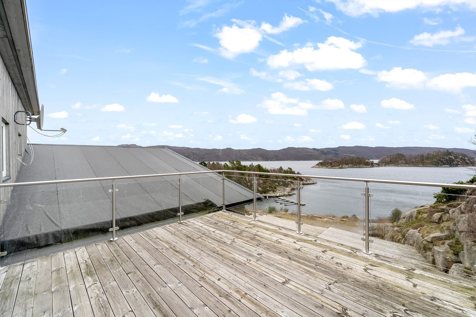 Terrasse oppe med glassrekkverk Galleribilde