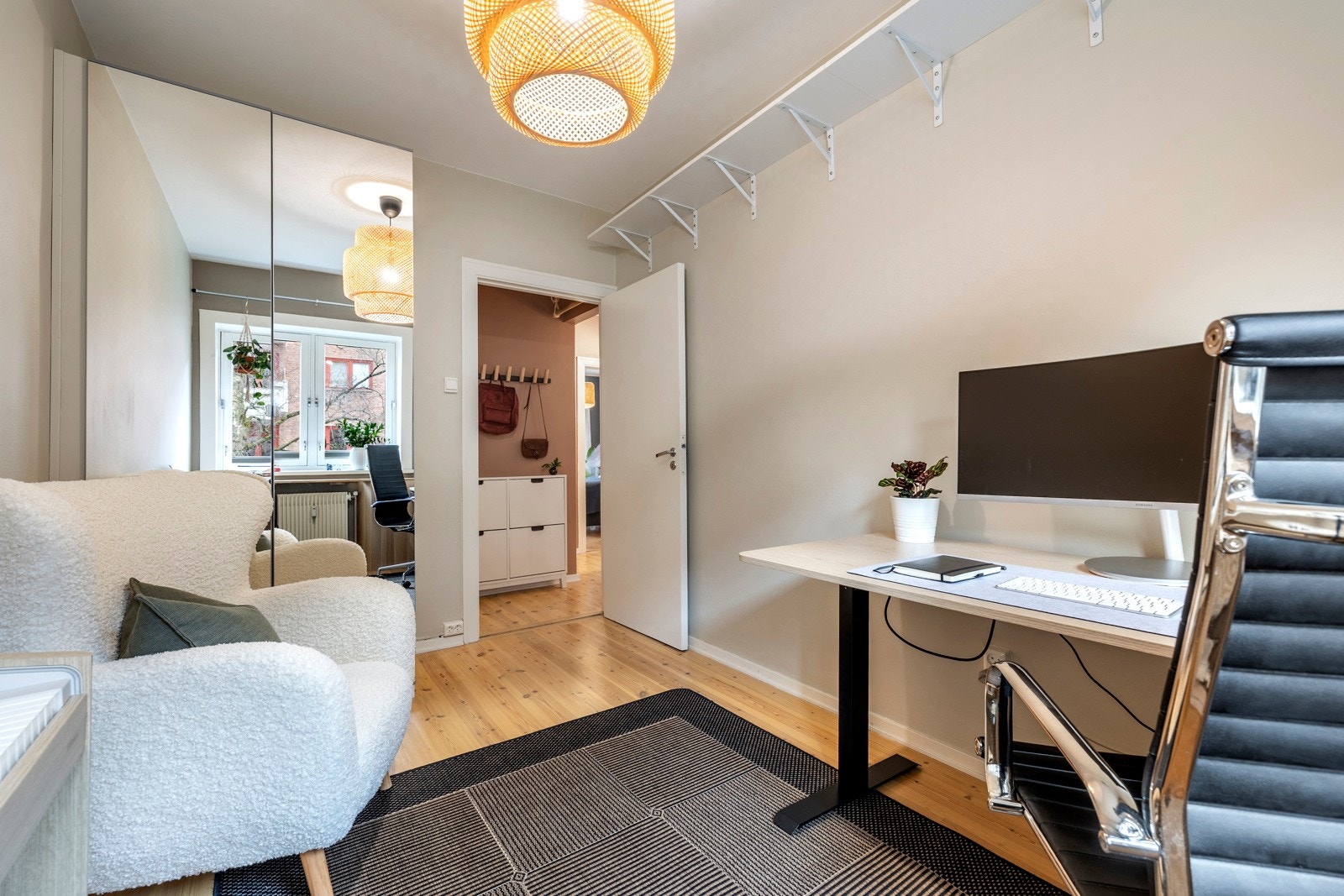 Det andre soverommet er også innredet med et garderobeskap. Galleribilde