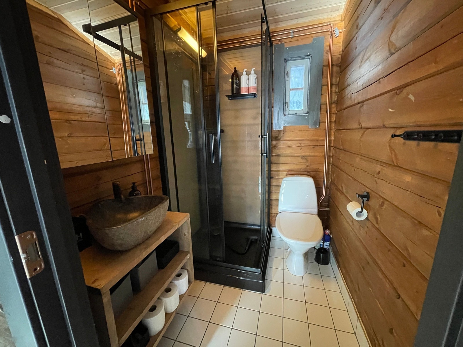 Servant & dusj fra 2023 Galleribilde