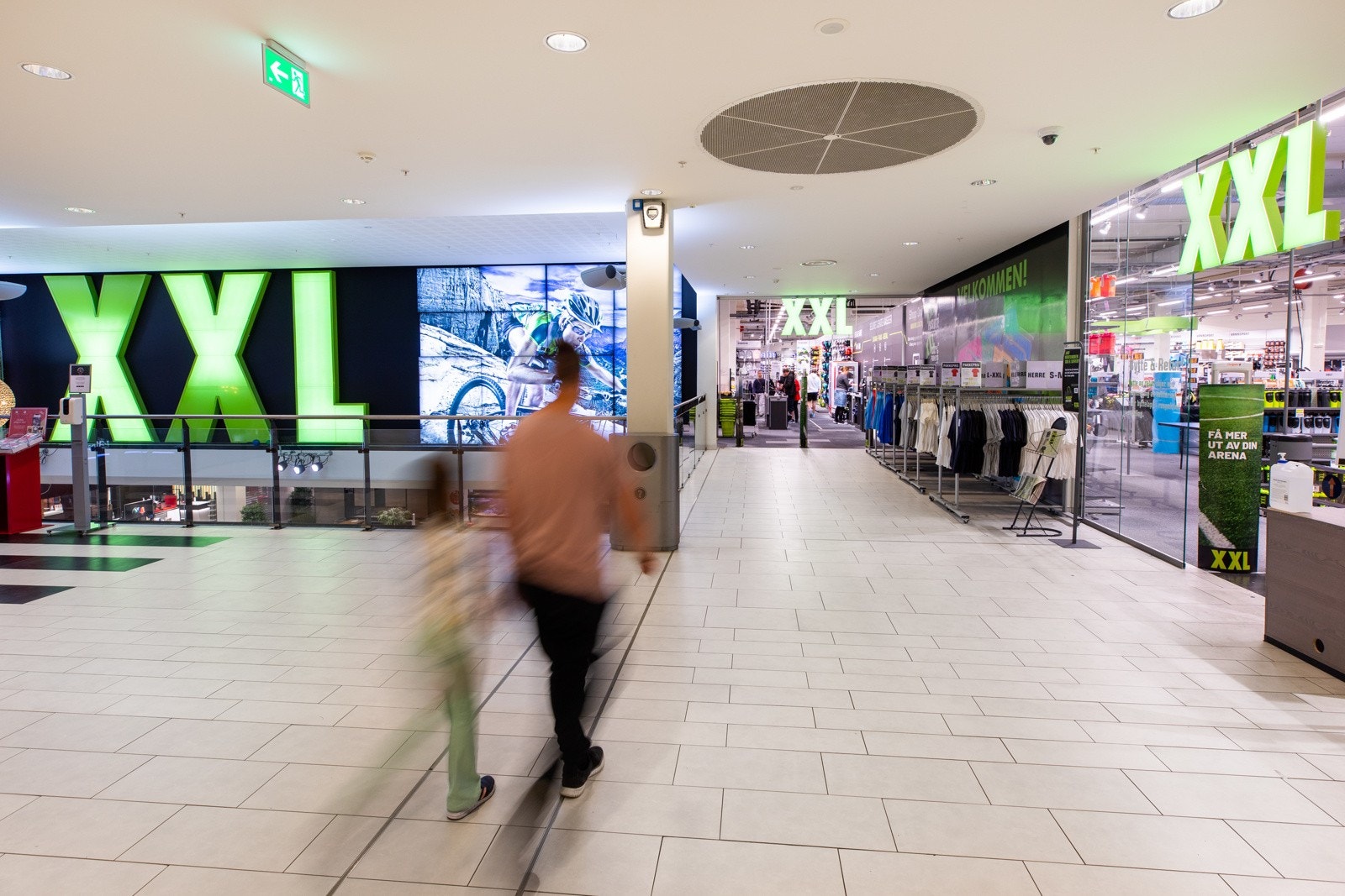 XXL på storsenteret. Galleribilde