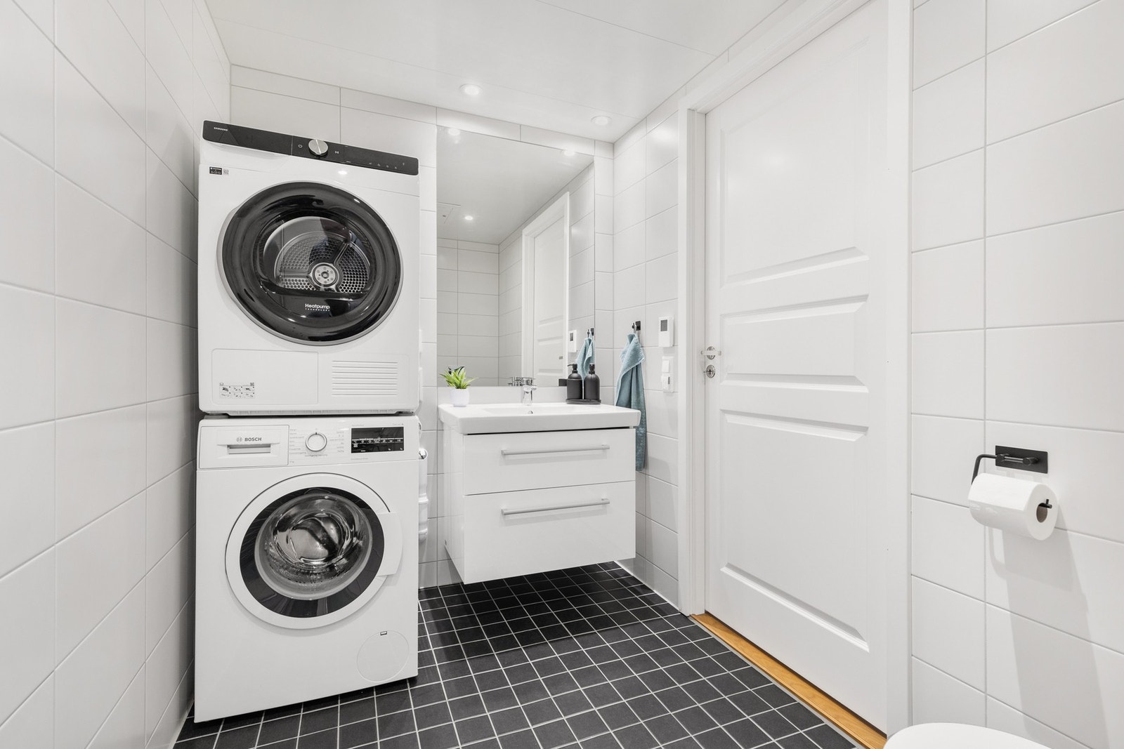 Det er opplegg for vaskemaskin og tørketrommel Galleribilde