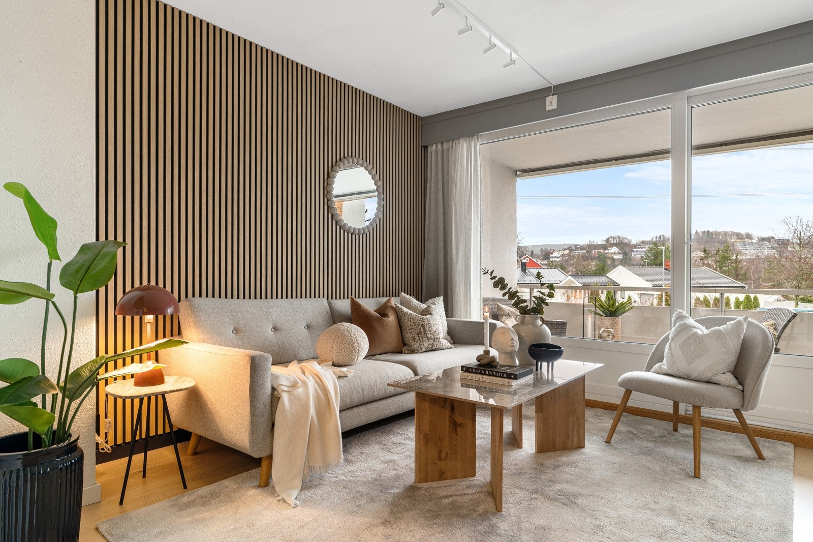 Andelen disponerer 12 kvm med bodareal fordelt på 2 boder. I tillegg er det noe fellesareal for hobbybruk og felles avlåst sykkelbod på tunet. Galleribilde