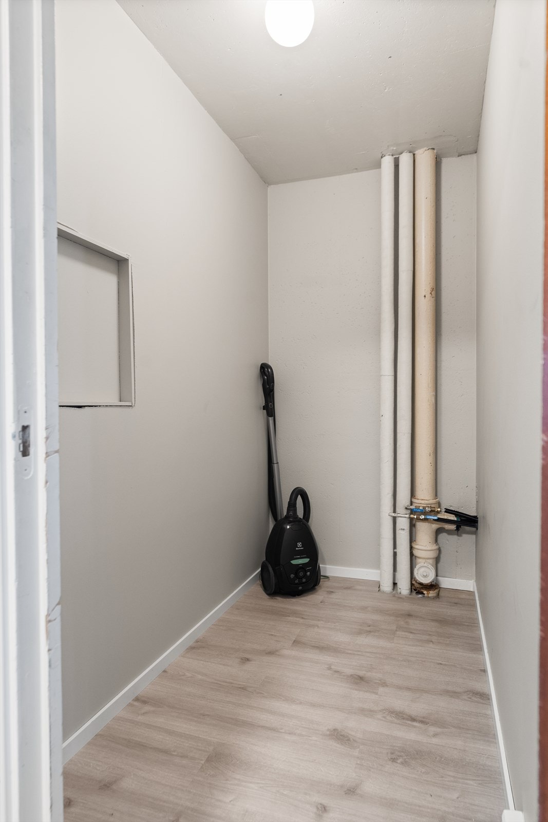 Praktisk innvendig bod! Galleribilde