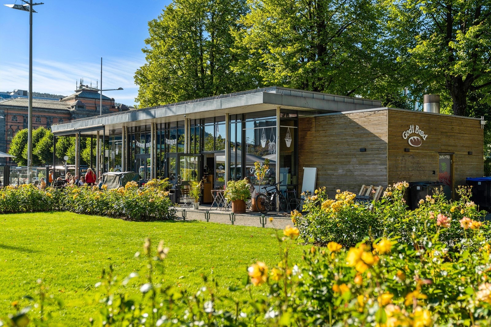 - Godt brød og koselig kafè i byparken Galleribilde