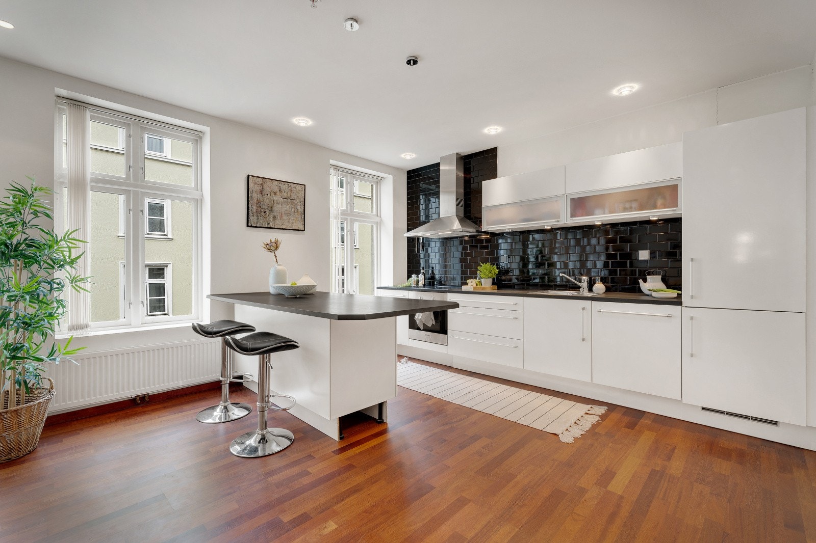 - Smart bardisk som gir god fleksibilitet mellom kjøkken og spisestue Galleribilde