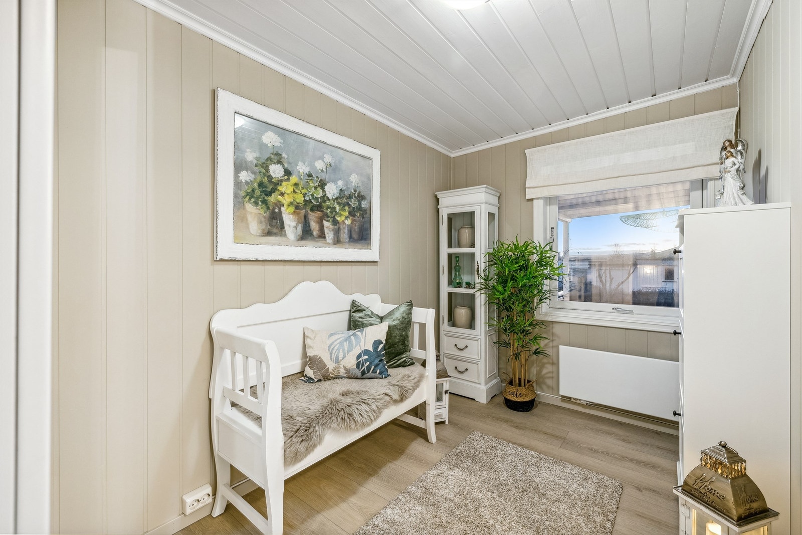 Innredet rom ved inngangspartiet Galleribilde