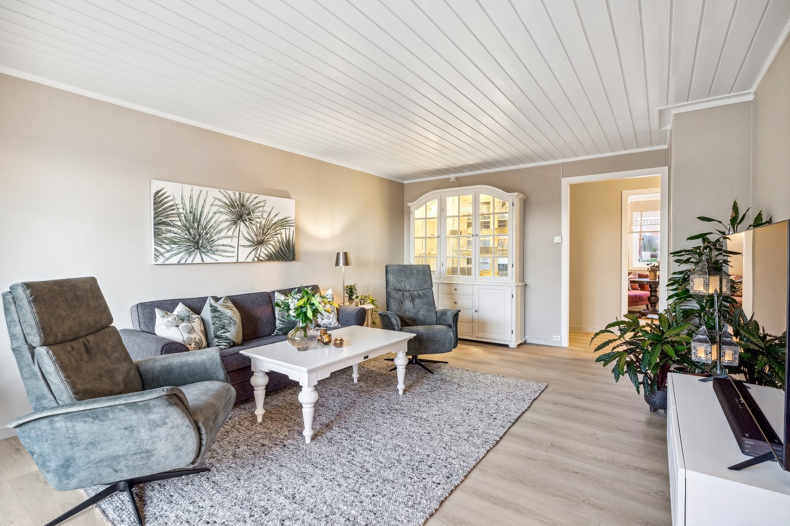 I stua er det pipeløp med mulighet til å sette inn peisovn Galleribilde