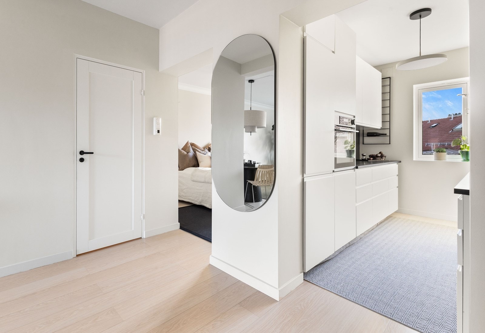 Slette flater og listefritt i alle rom. Galleribilde