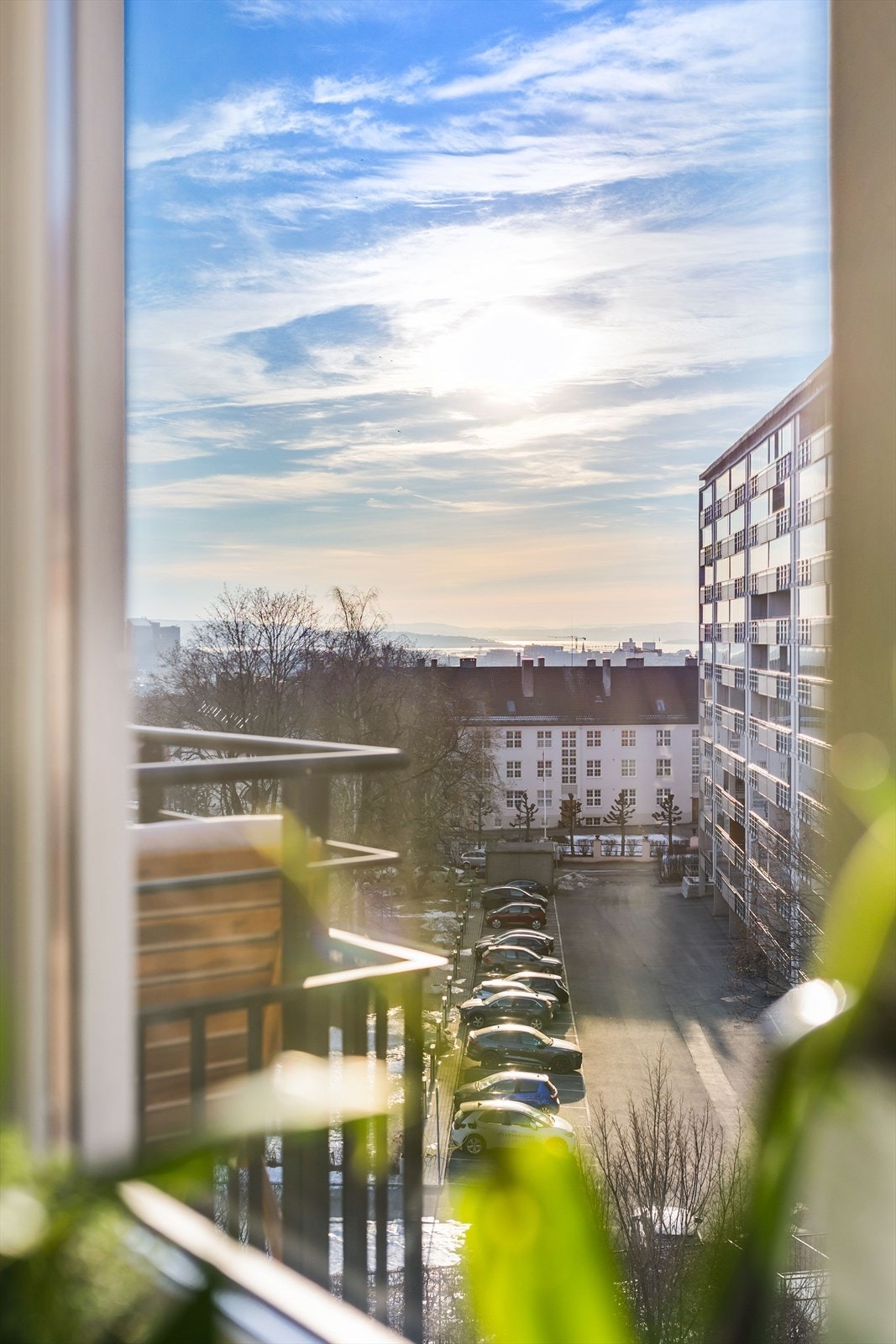 Havutsikt fra kjøkkenet. Balkongen til venstre. Galleribilde