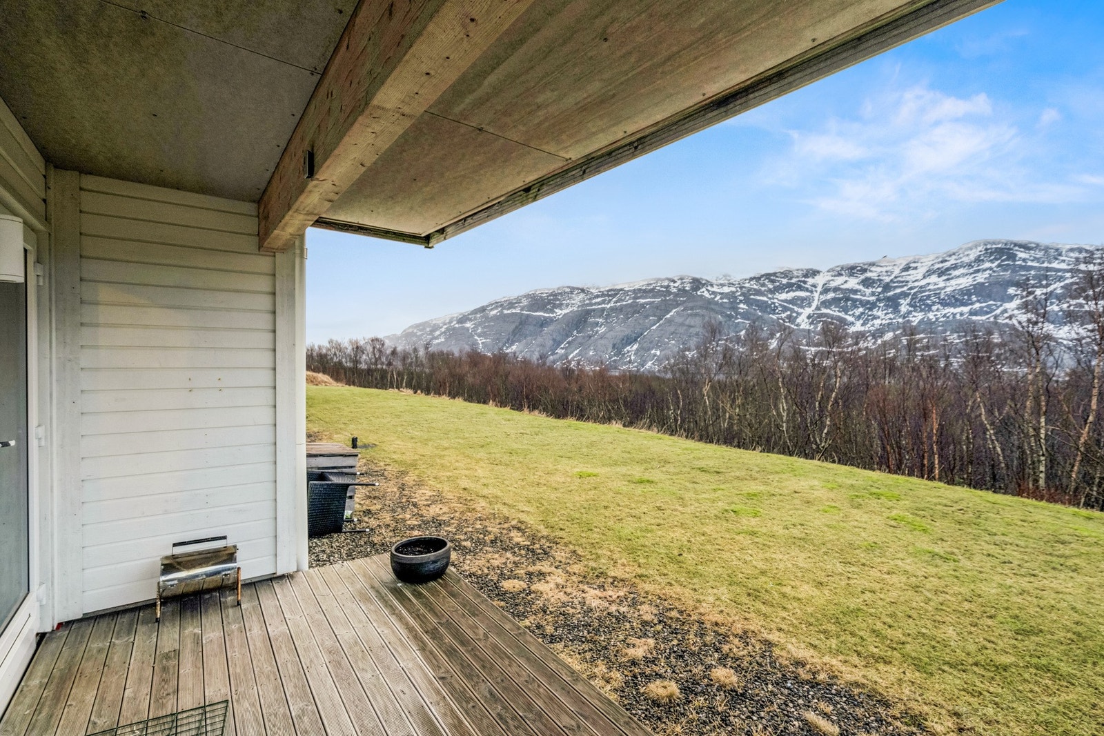 Fra stuen har du tilgang til en egen markterrasse på skjermet område Galleribilde