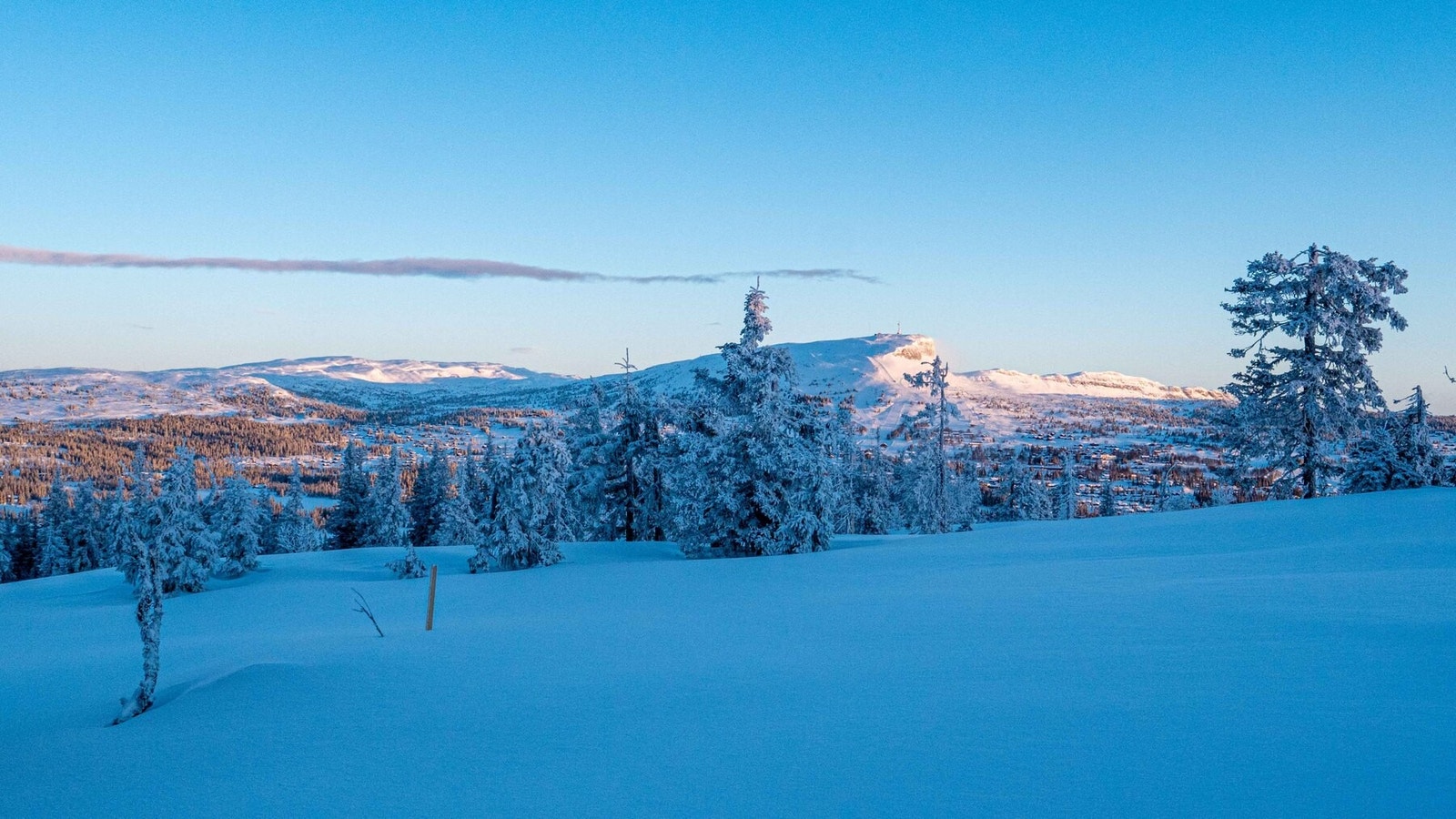 Soloppgang sett fra tomteområdet.
Foto J.G.Henriksen Galleribilde
