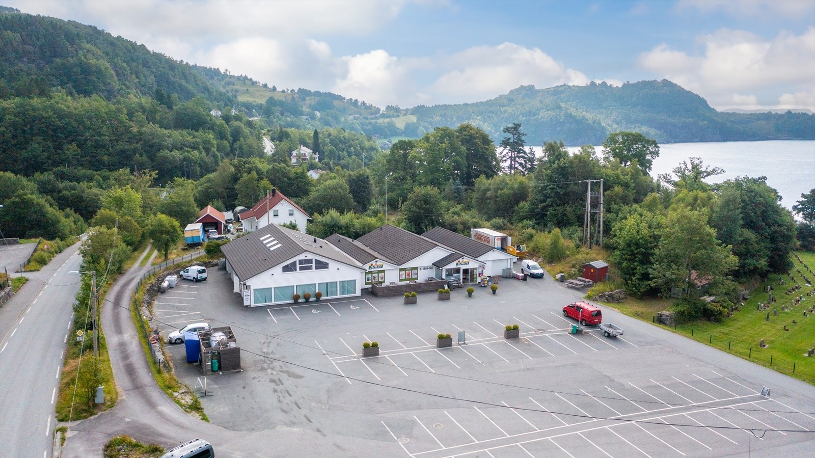 Joker matforretning like ved Galleribilde