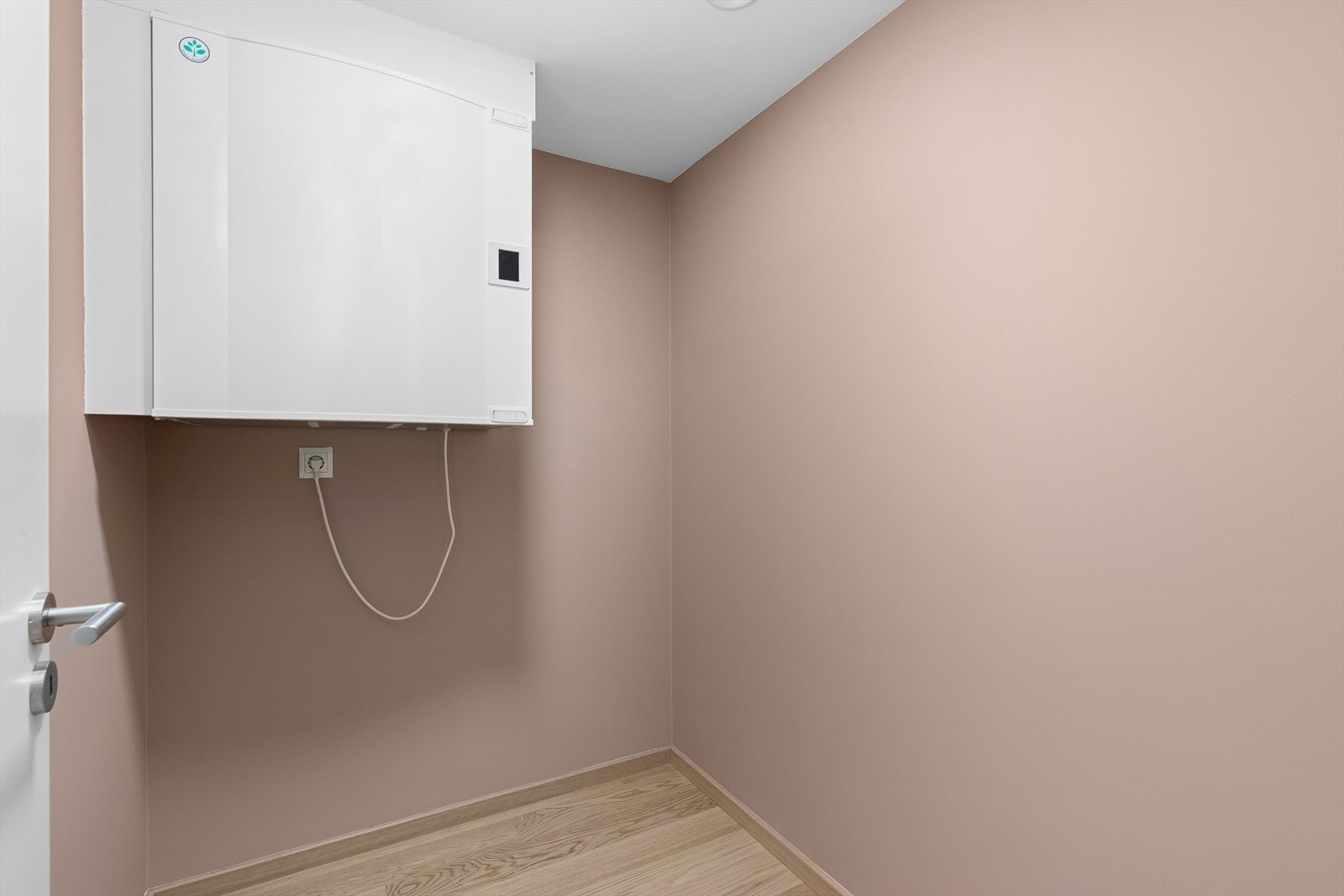 I leiligheten er det en romslig bod med mulighet for sette inn lagringsmøbler. Galleribilde