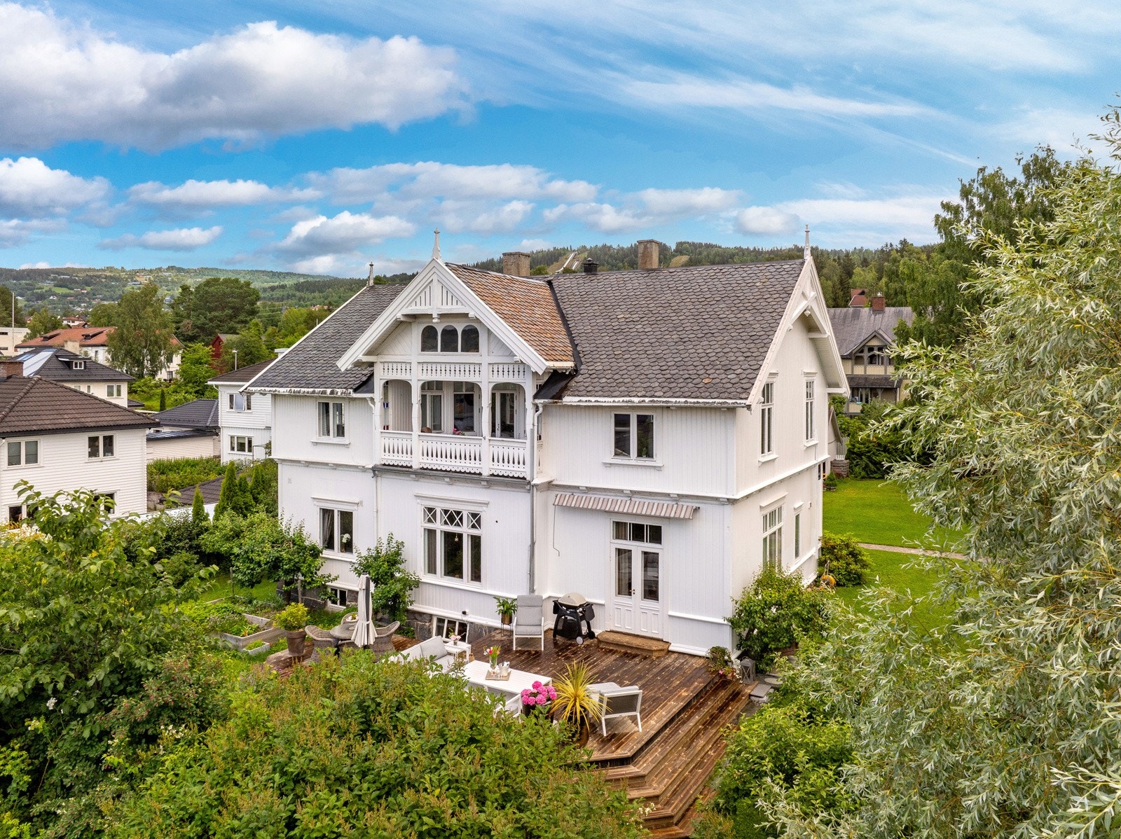 Dette er en sjelden mulighet, villa midt i sentrum på stor tomt Galleribilde