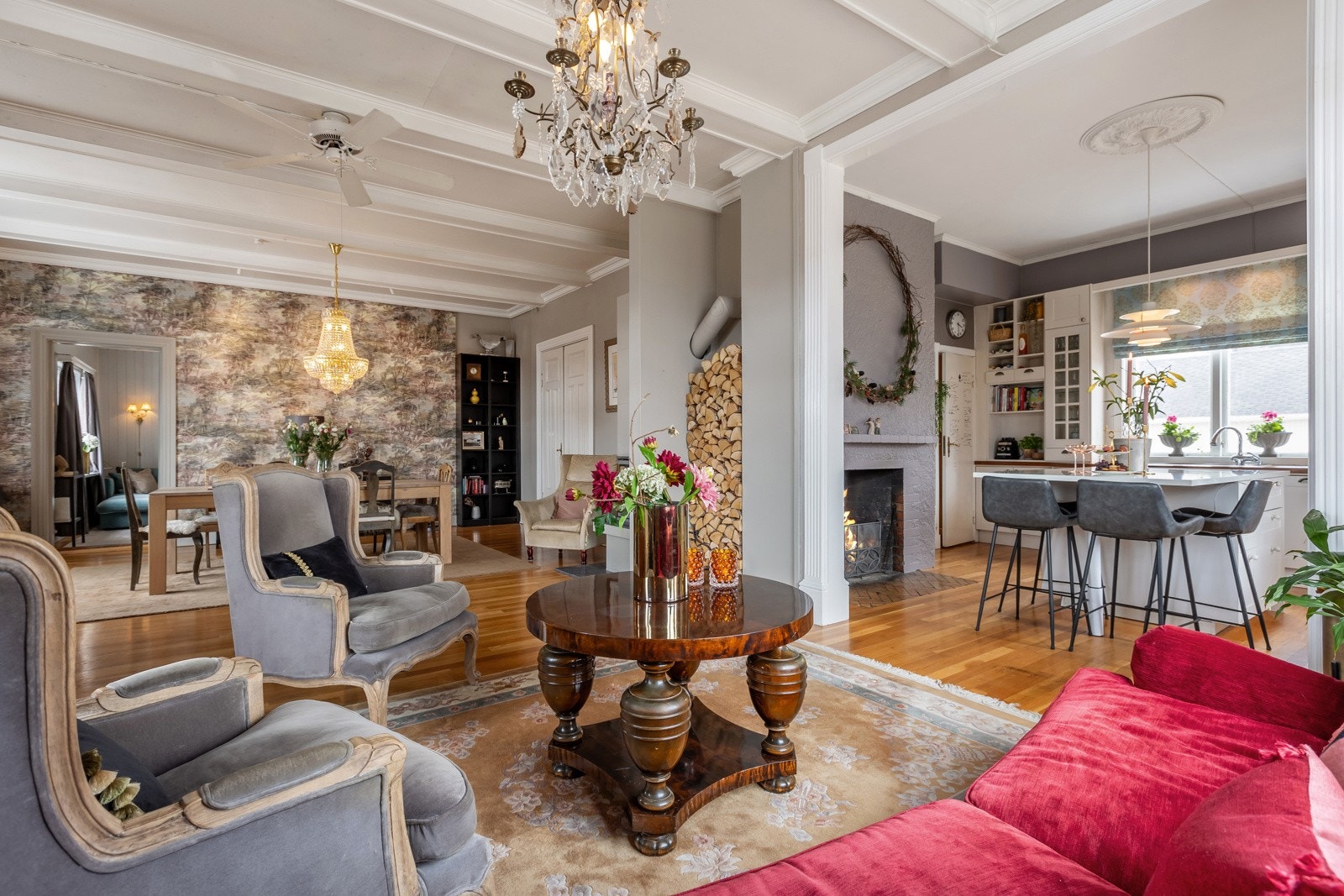 Åpen og luftig løsning med svært gode møbleringsmuligheter Galleribilde