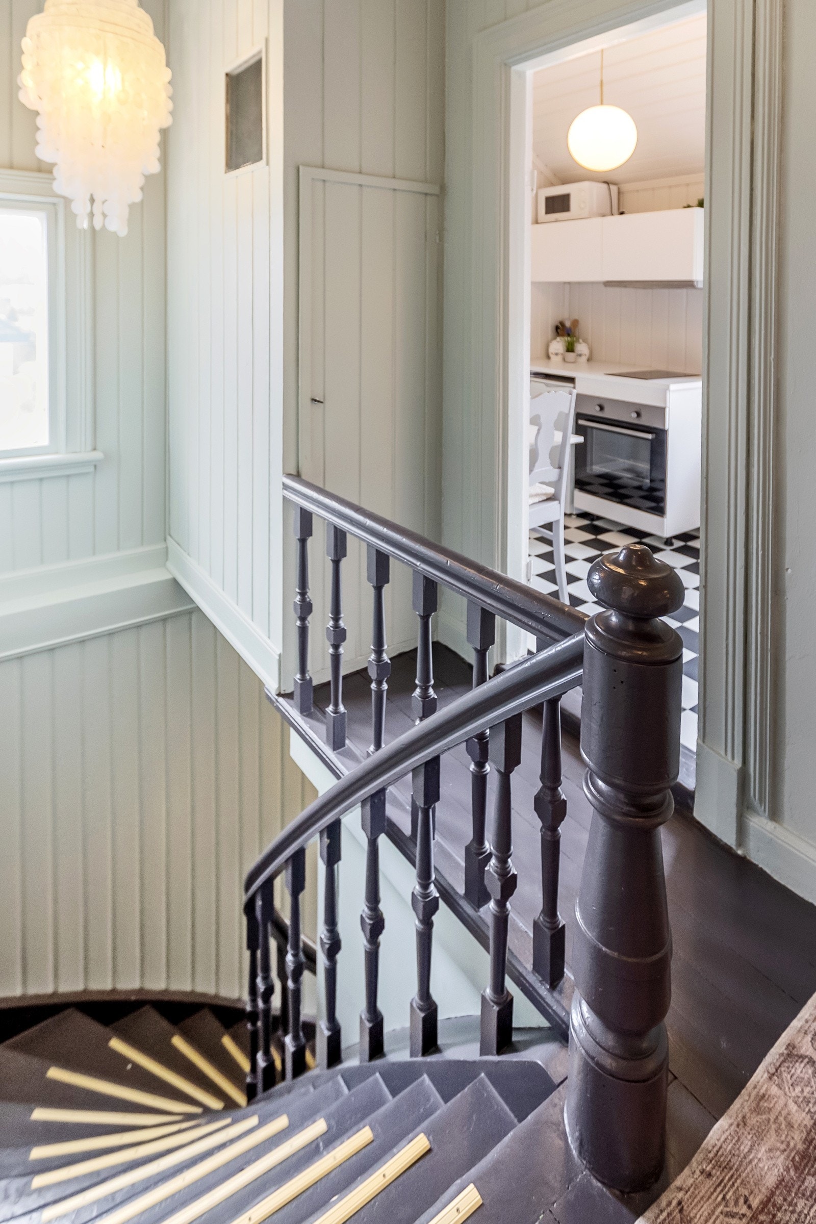 Gang/trappegang i andre etasje i hybel Galleribilde