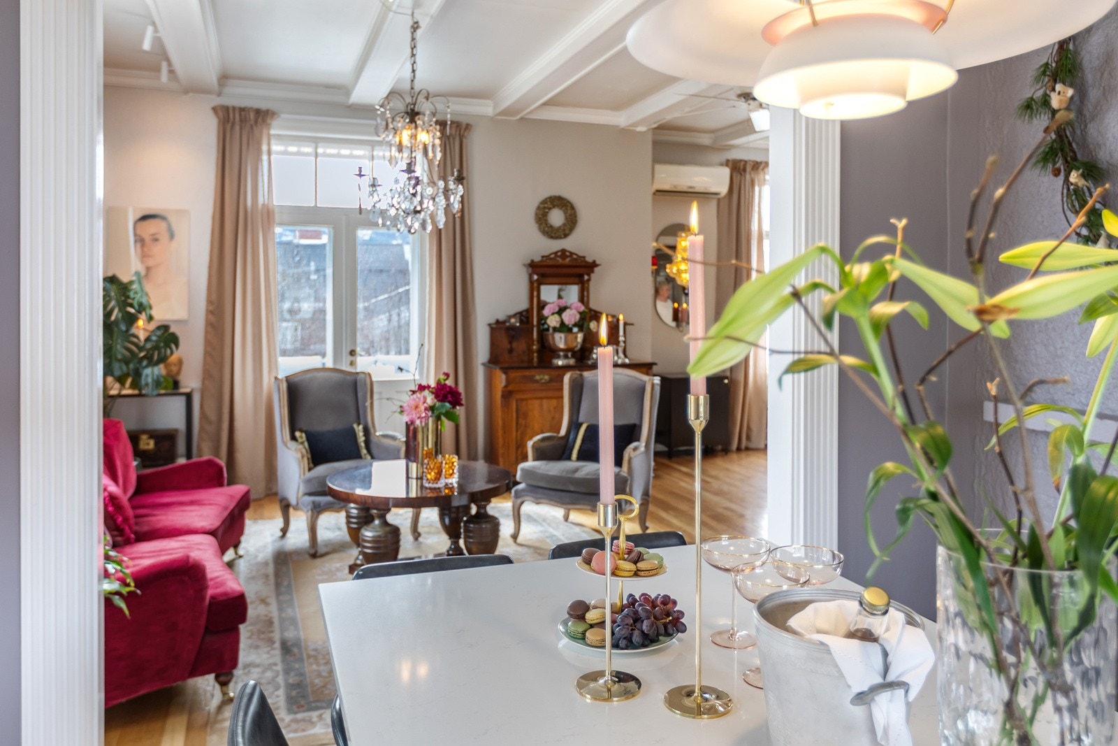 Åpen løsning mellom kjøkken og stue Galleribilde