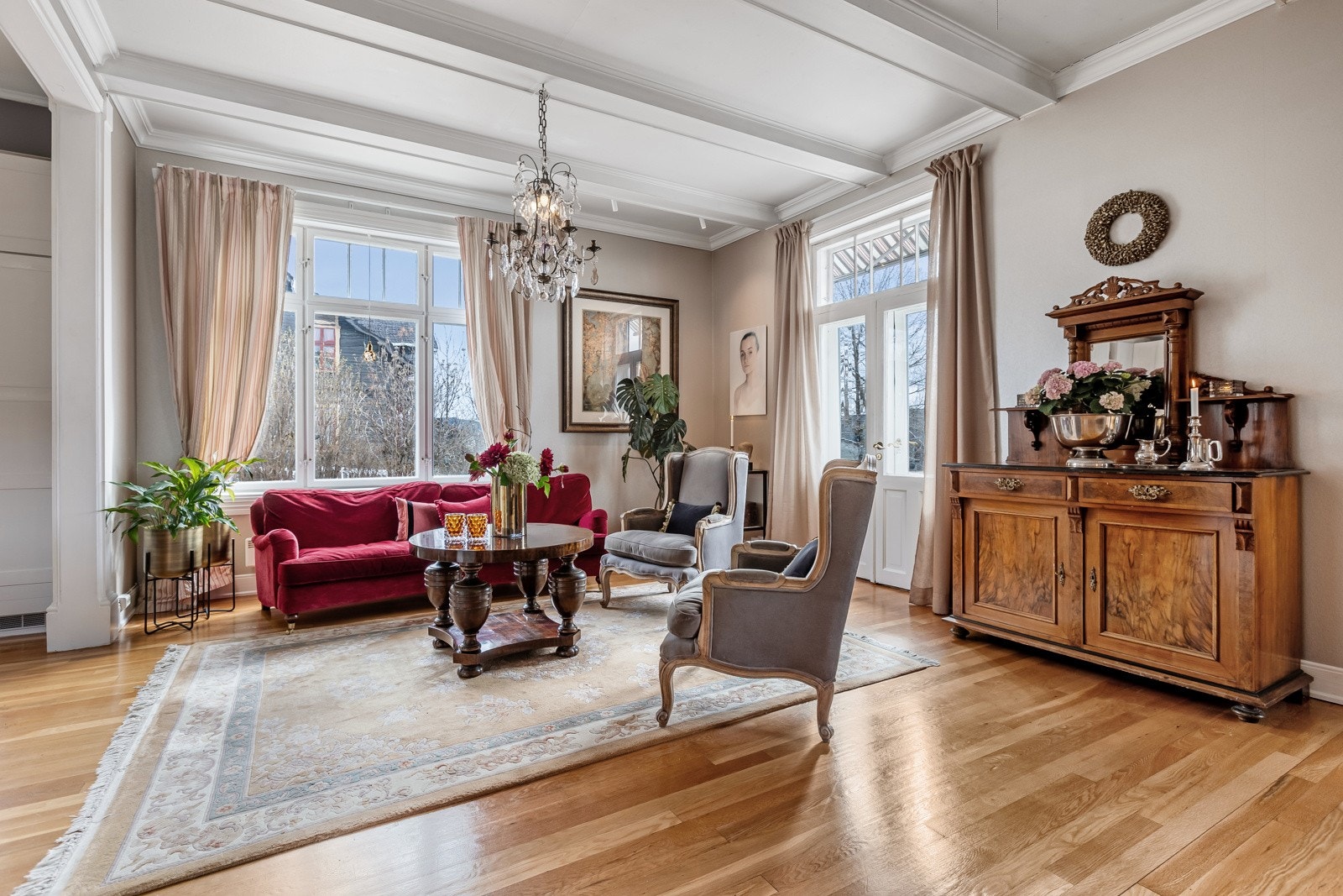 Store vinduer sørger for godt lysinnslipp Galleribilde