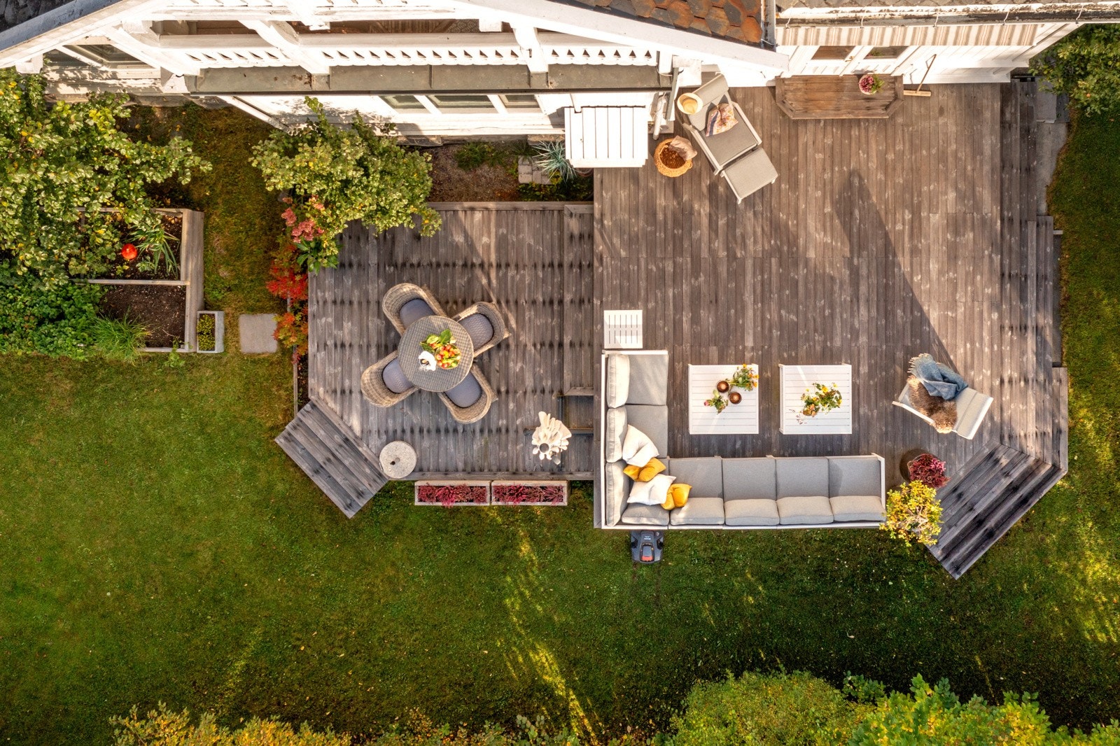 Nydelig, usjenert terrasse med god solgang Galleribilde