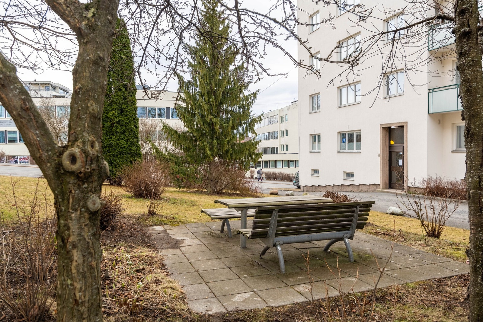 Felles utearealer er opparbeidet med sitteseksjoner. Galleribilde