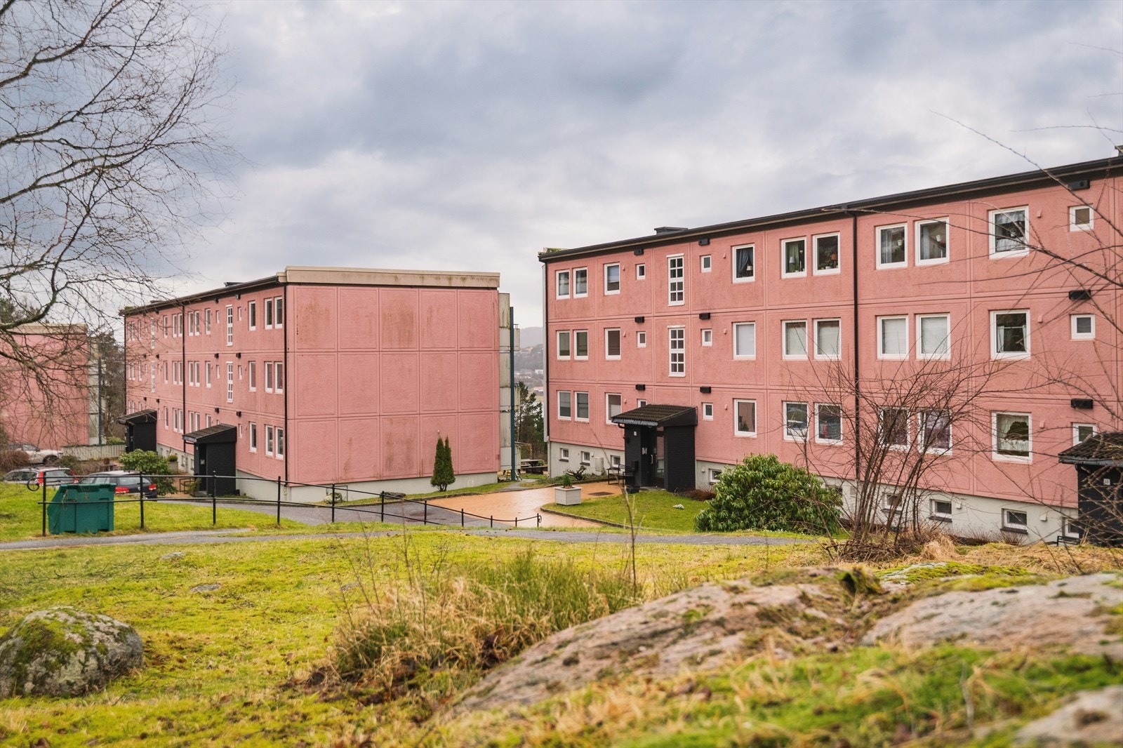 ed gangavstand til både barnehage, barneskole og ungdomsskole er dette et praktisk bosted for de fleste. Galleribilde