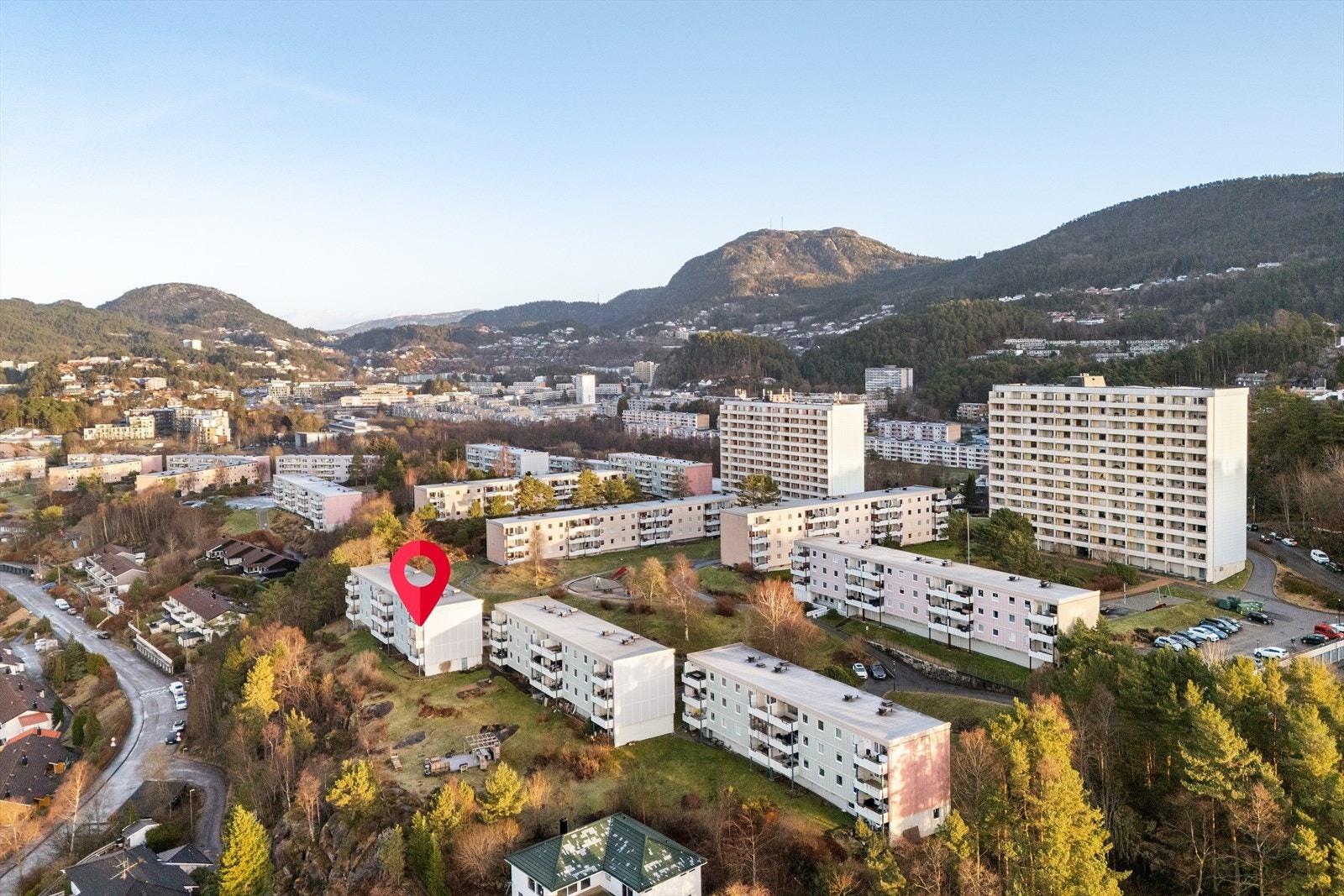 Dronefoto av nærområdet. Galleribilde
