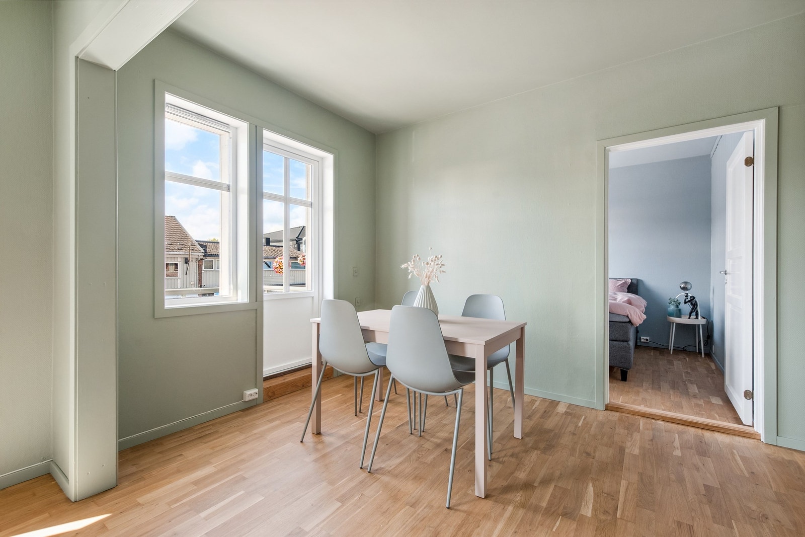 Egen spiseplass, og adkomst til soverom. Galleribilde