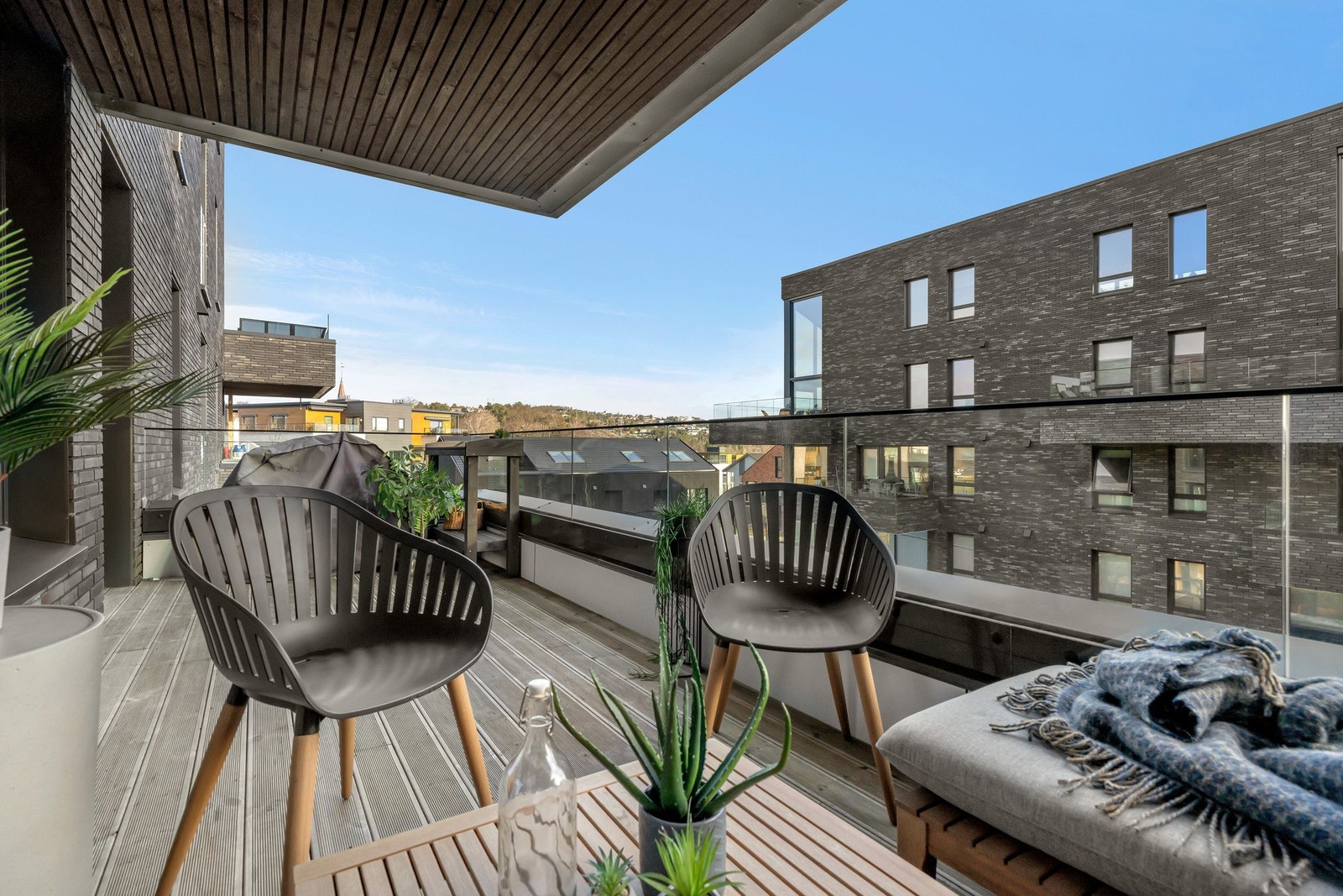 En innholdsrik og påkostet 4-roms hjørneleilighet med balkong. Galleribilde