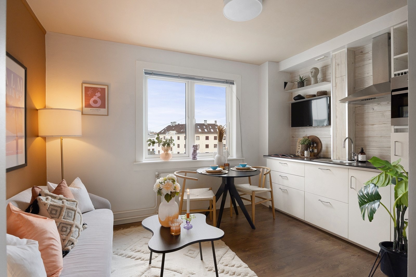 Fyring, varmtvann og fibernett 100/100Mbit inkludert i fellesutgiftene. Galleribilde