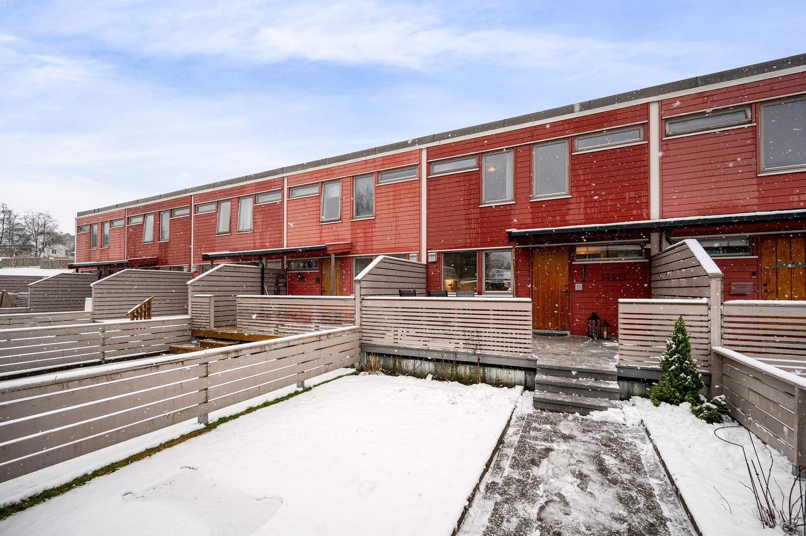 Fasade. Byggeår er 1972. Galleribilde