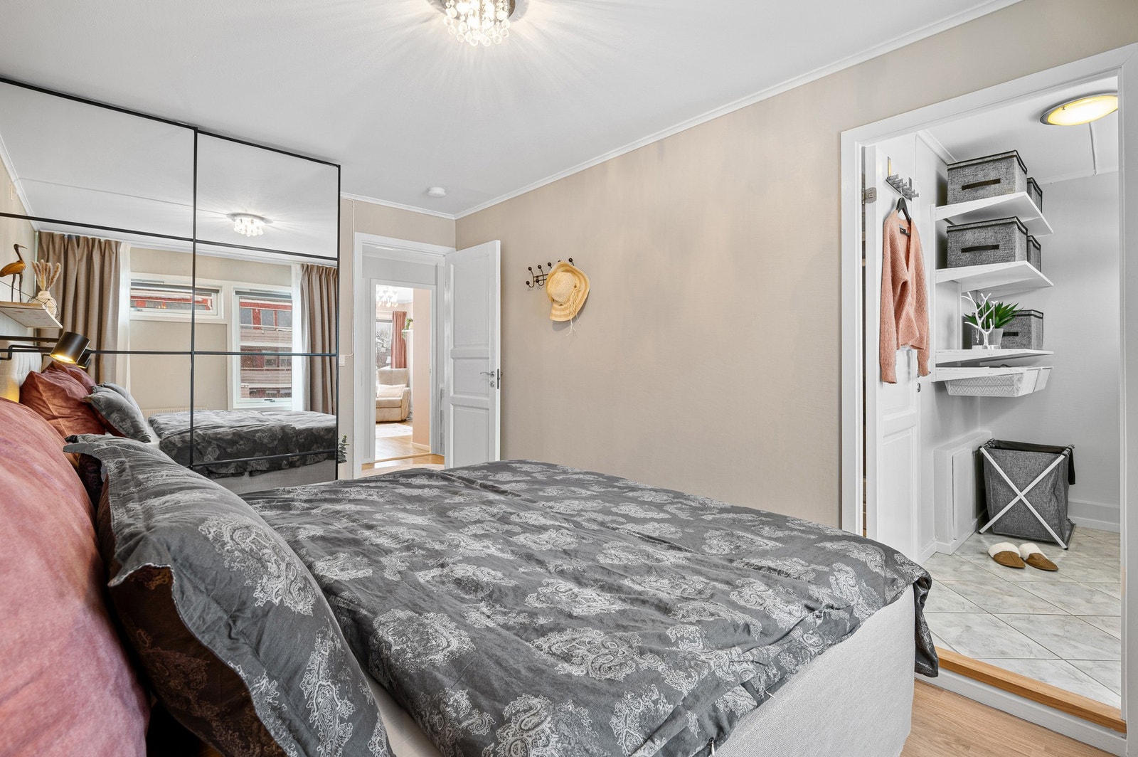 Soverommet har direkte tilgang til badet. Galleribilde