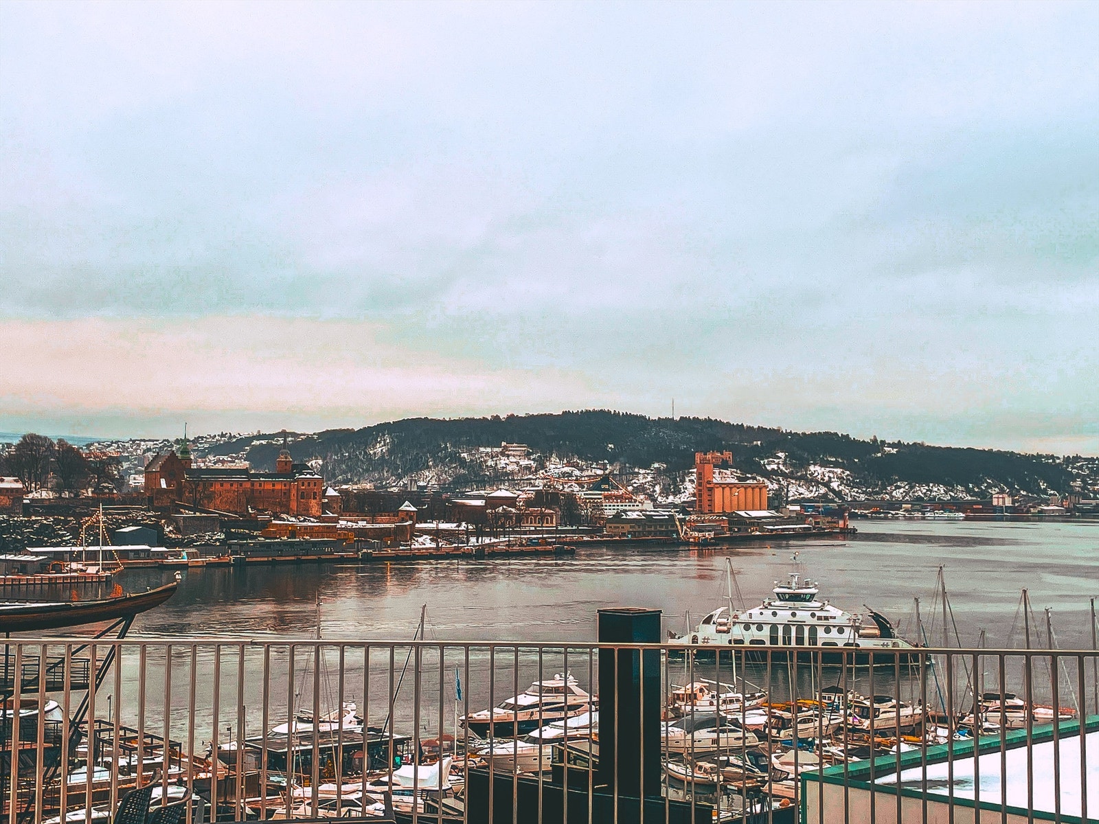 Utsikt fra felles takterrasse. Galleribilde