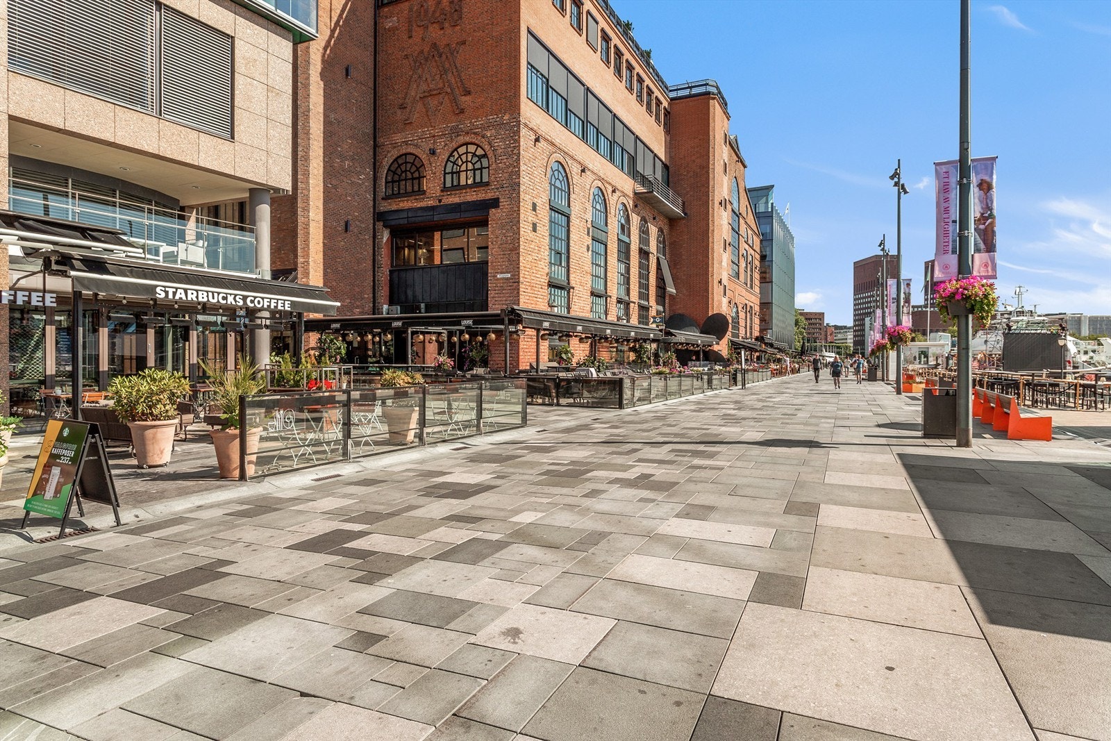 På Aker Brygge er det et stort utvalg av restauranter og spisesteder. Galleribilde