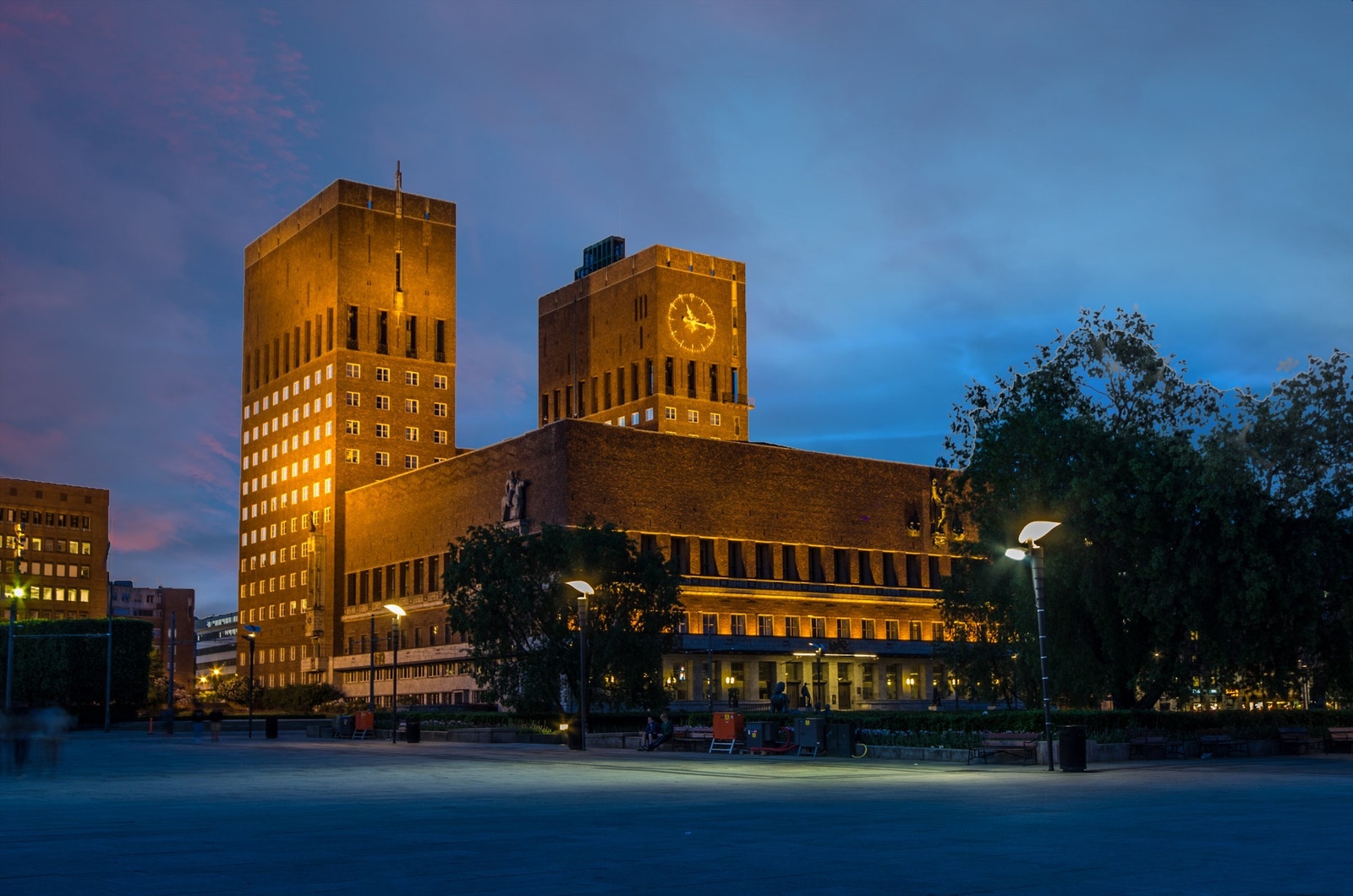 Kort vei til Rådhuset. Galleribilde