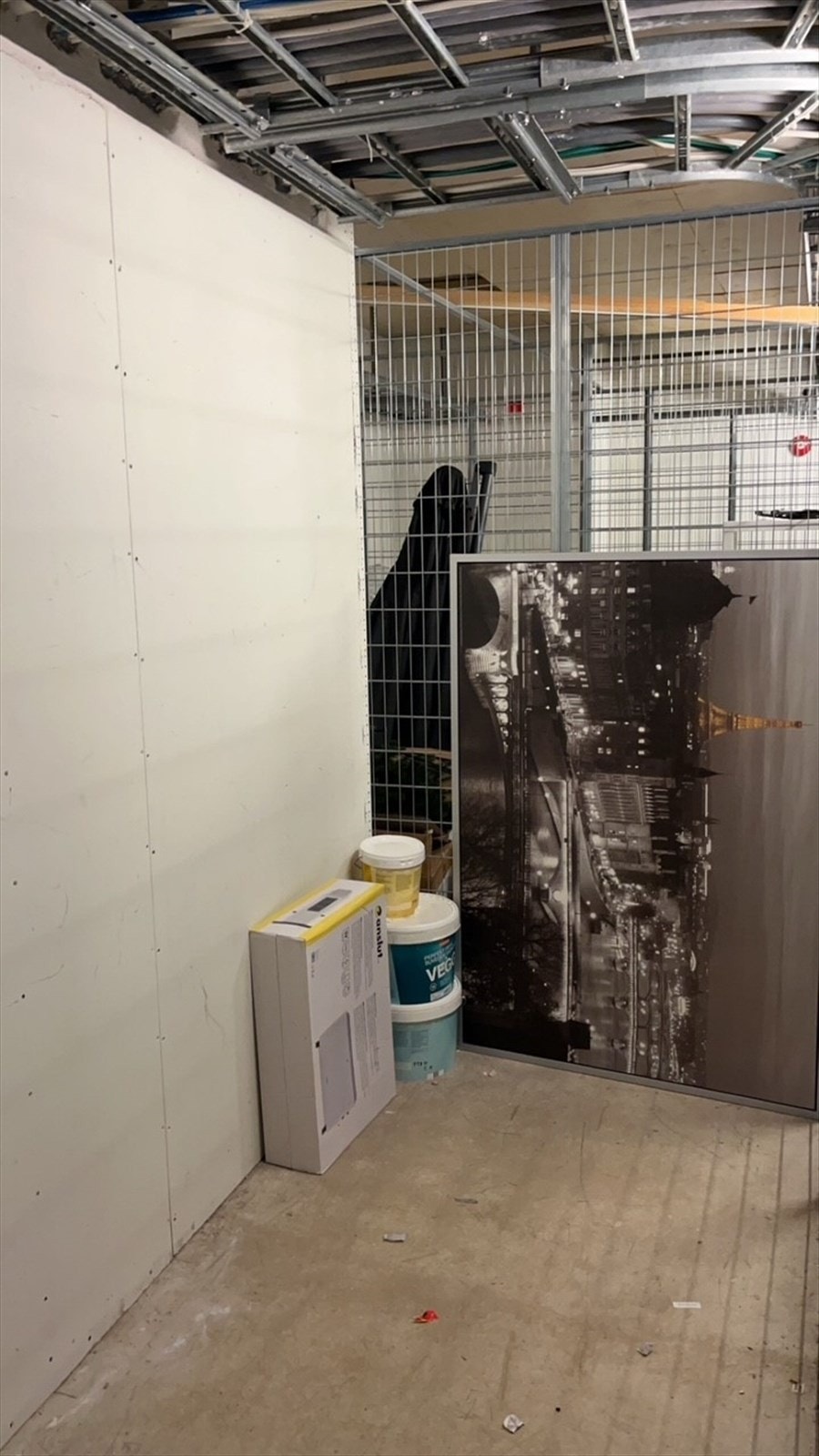 Kjellerbod med noe utstyr som medfølger. Galleribilde