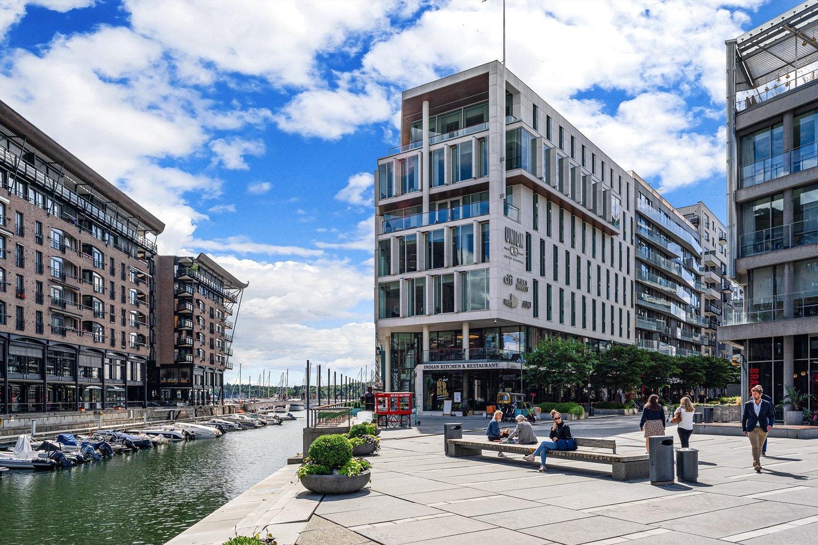 På Tjuvholmen og Aker Brygge er det et stort utvalg av restauranter og spisesteder. Galleribilde