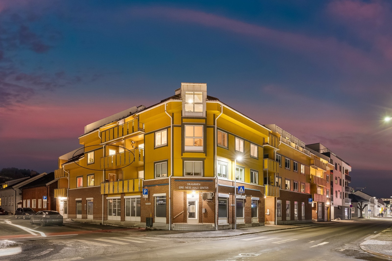 Godt med gateparkering i området til gjester Galleribilde