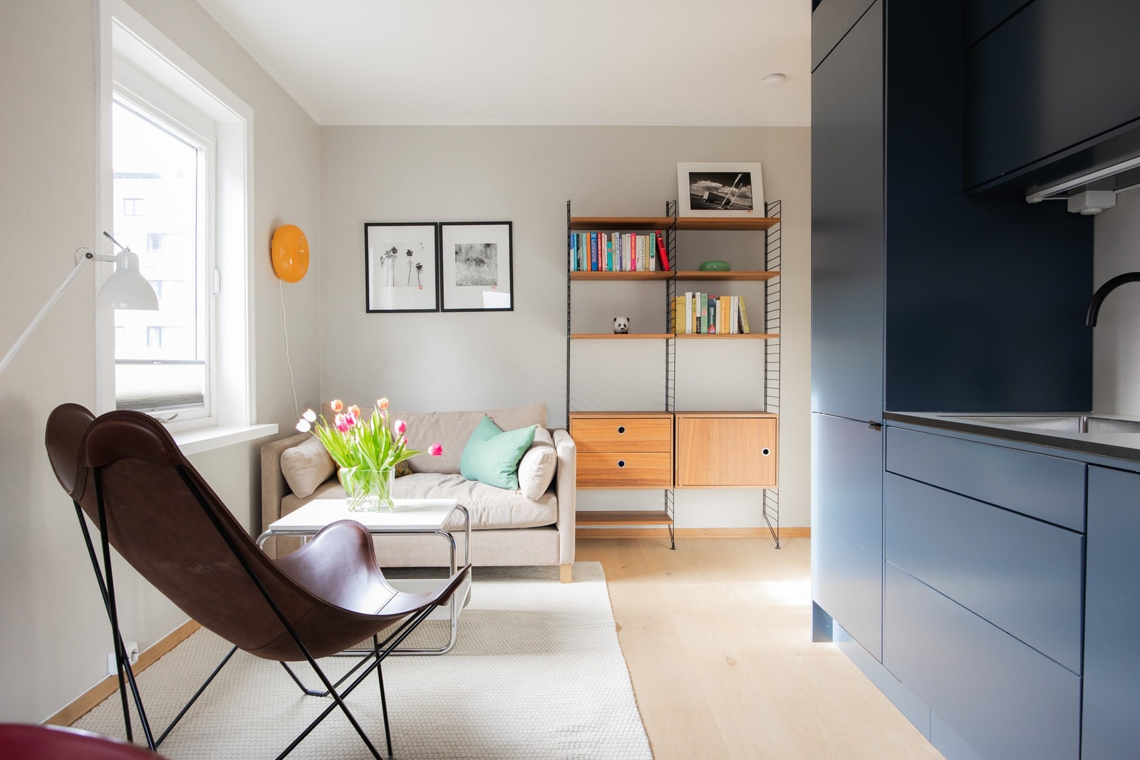 Velkommen til en smakfull, oppusset 2-roms eierseksjon med ettertraktet beliggenhet. Galleribilde