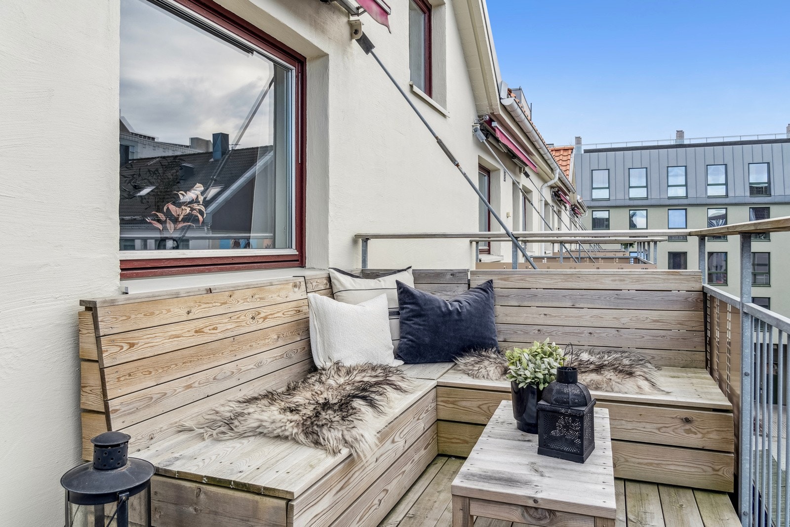 Nyt lune kvelder med venner i en hyggelig lounge med plass til gode samtaler. Galleribilde