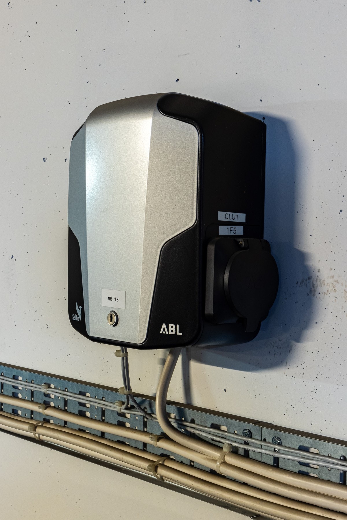 Ladeboks til EL-bil. Galleribilde