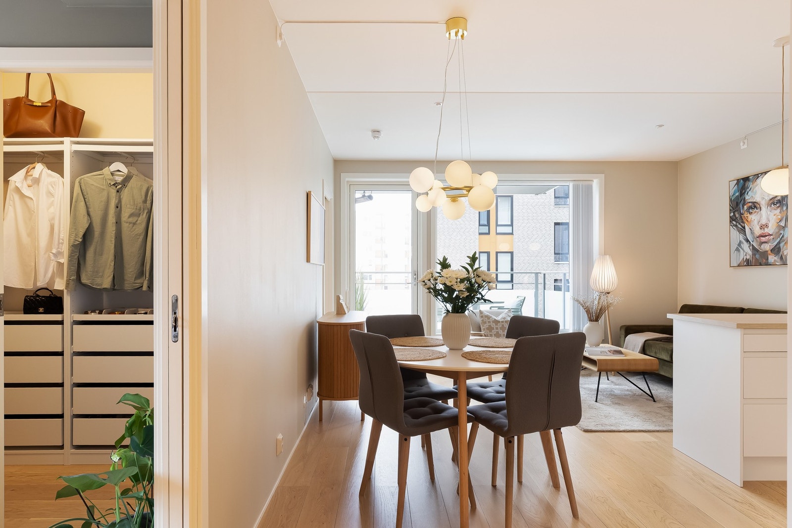 Det er god plass til et spisebord. Galleribilde