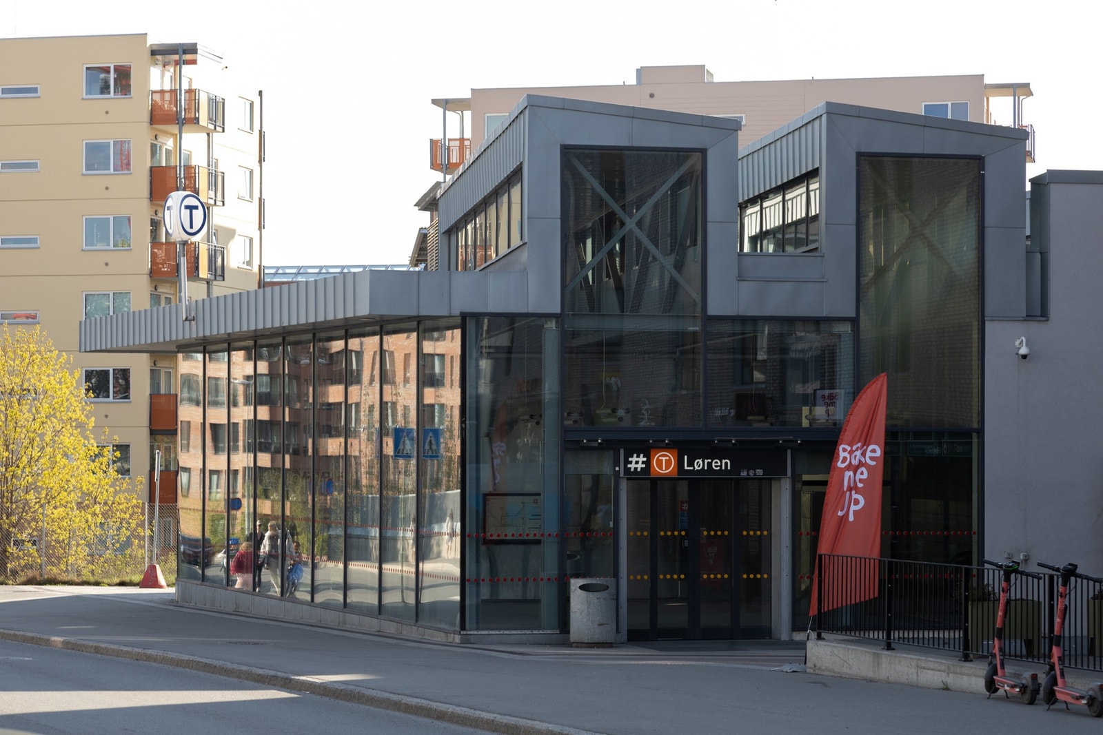 Det er også en snarvei fra leiligheten til Løren T-bane som tar deg til en heis rett ned til plattformene. Galleribilde